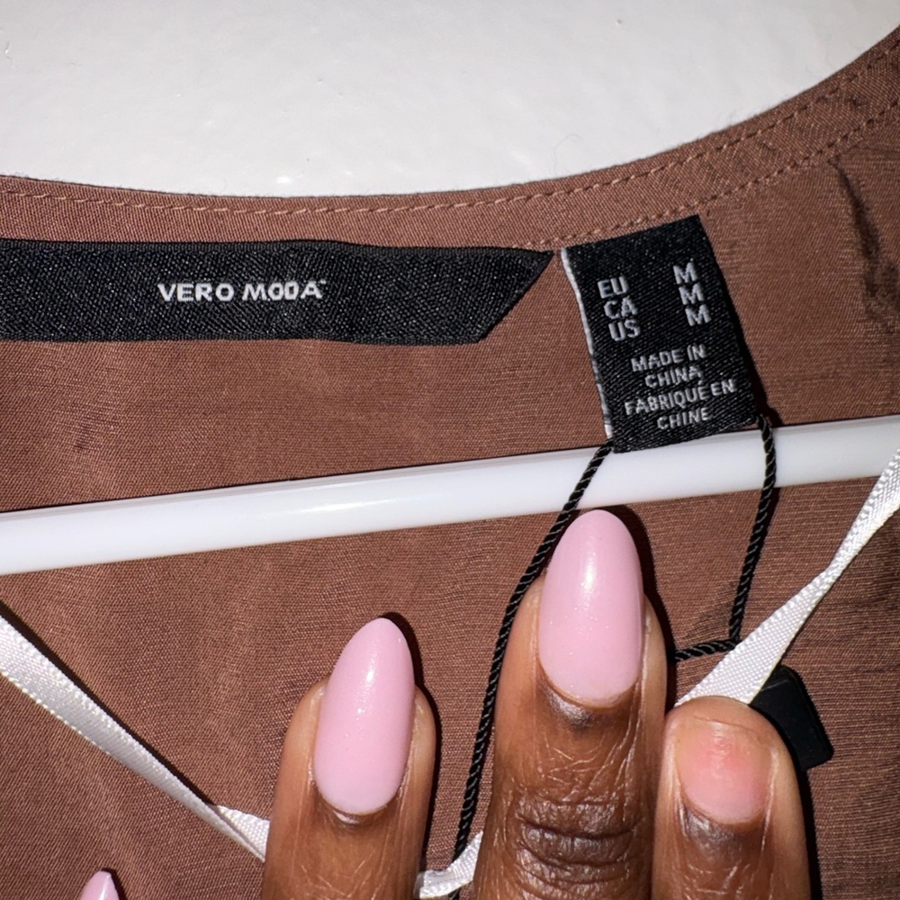 Vero Moda Chocolate Brown Twist-Front Long Sleeve Crop Top - Picture 5 of 5